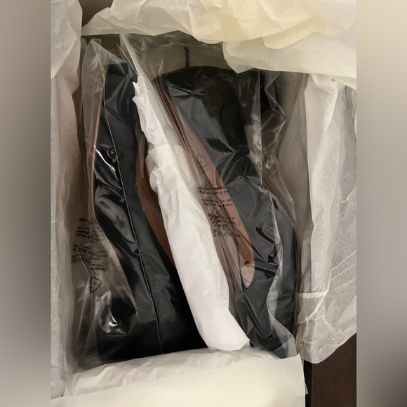 New In Box J.Crew Kate Block-Heel Pumps in Black Suede - Picture 3 of 5